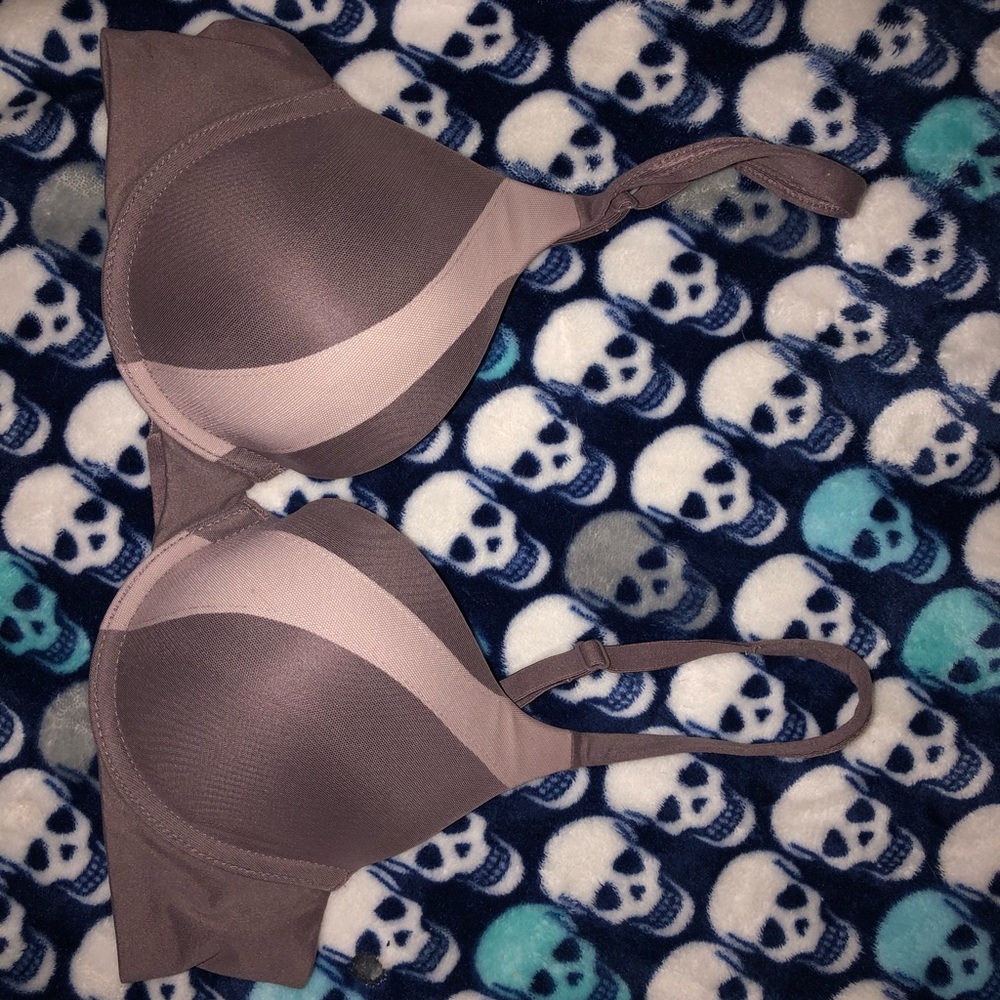 Victoria’s Secret bra 34B